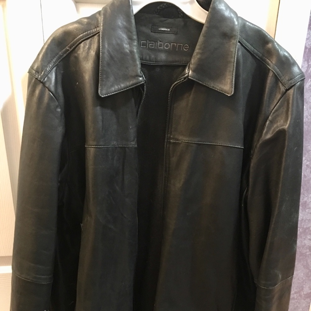 Authentic Leather coat, hardly worn and Vet warm !